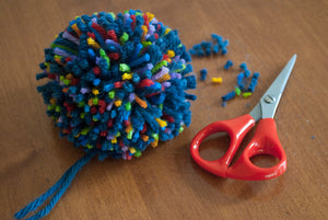 How to make a multi-coloured pom pom