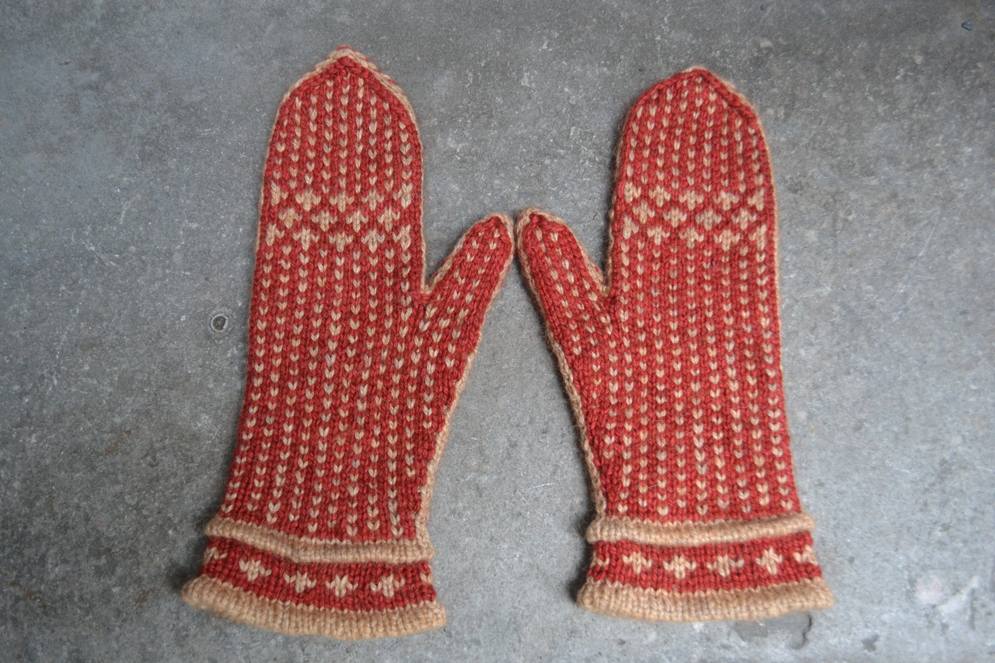 Chili Powder Mittens
